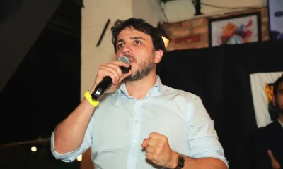 Candidatura Antissistema de Renan Santos (MBL) Desafia Ex-Governadores e Busca Ser "Terceira Força" na Corrida Presidencial