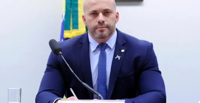 Moraes nega flexibilizar regime aberto de Daniel Silveira para estudos e lazer, citando regras da execução penal