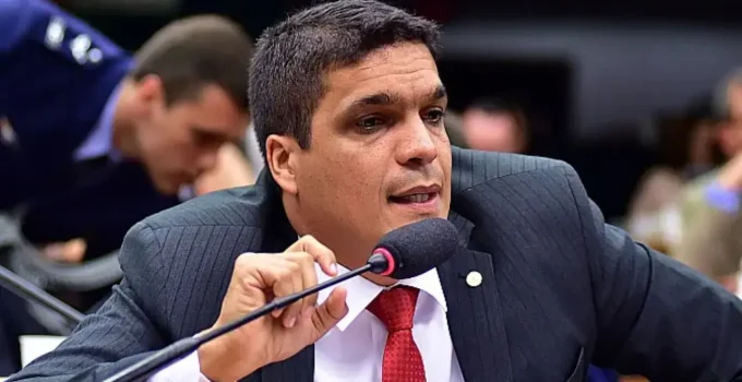 Cabo Daciolo se filia ao Mobiliza e anuncia pré-candidatura à Presidência em 2026, mas cogita outras vagas