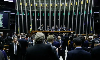 Janela Partidária 2024: PL e Centrão se Fortalecem para Eleições 2026, PT Mantém Posição e Governadores Saem para Disputa Eleitoral