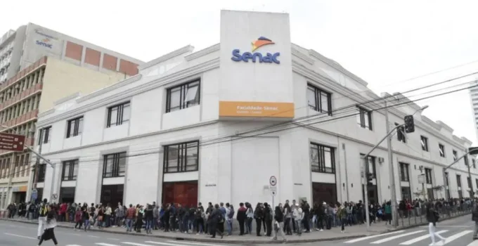 Supersalário no Senac: Consultor pode ganhar R$ 182 mil, 4 vezes o teto do serviço público