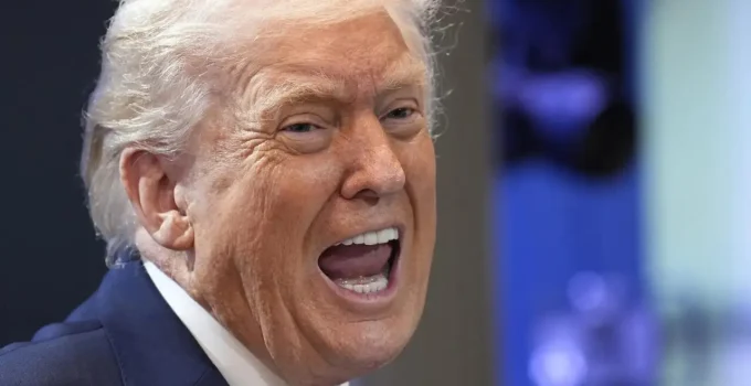 Trump Ameaça Irã com "Inferno" e "Bastardos Loucos" por Bloqueio do Estreito de Ormuz, Ataque Marcado para Terça-feira