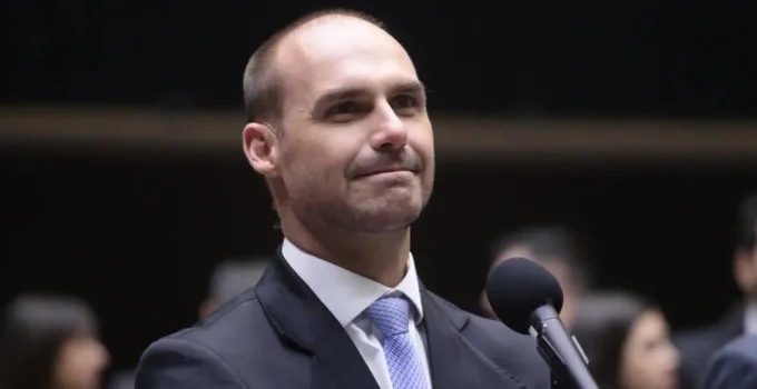 Eduardo Bolsonaro: Conexão Lula-Maduro pode eleger Flávio em 2026, diz ex-deputado
