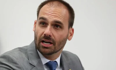 Guerra de Irmãos na Direita: Eduardo Bolsonaro Ataca Nikolas Ferreira e Prejudica Campanha de Flávio?