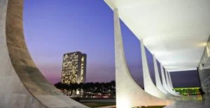 Contarato acusa STF de "inviabilizar" CPI do Crime Organizado após livrar Ibaneis Rocha de depoimento