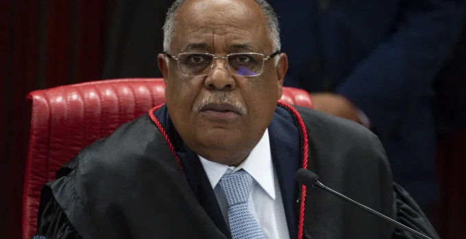 Ministro do STJ Benedito Gonçalves se declara impedido em processos do Banco Master após degustação de whisky de R$ 3 milhões