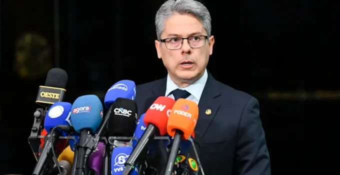 Relator da CPI do Crime lamenta fim de trabalhos e aponta conexão do Banco Master com ministros do STF