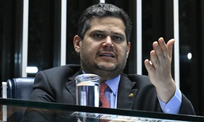 Alcolumbre define data para votar veto de Lula ao PL da dosimetria: Sessão conjunta em 30 de abril pode reduzir pena de Bolsonaro