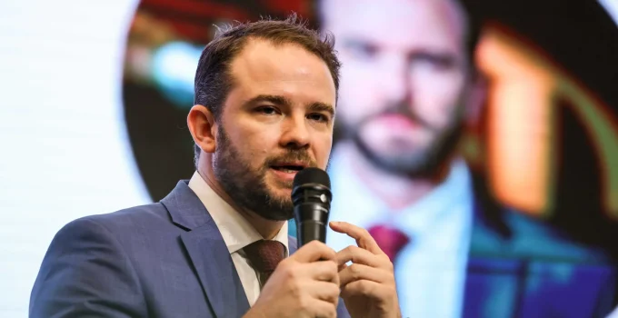 Fim da Declaração do IR: Imposto Pode Subir e Estado Amplia Controle com Novo Sistema da Receita Federal
