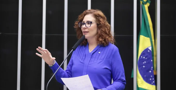 Carla Zambelli Leva Luta Contra Extradição à Última Instância na Itália: Justiça Italiana em Foco