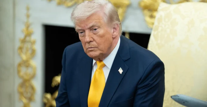 Trump alfineta Irã: EUA preparam ataque "mais forte" se negociações falharem em busca de fim do programa nuclear