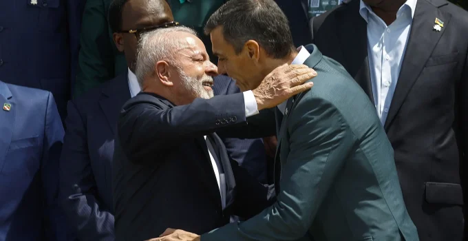 Lula, Petro, Sheinbaum e Sánchez: Cúpulas da Esquerda em Barcelona Debatem Crise no Oriente Médio e Ascensão da Extrema Direita