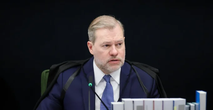 TCU e STF Pressionam Banco Central no Caso Master: Crise Institucional Expõe Conflitos de Poder e Ameaça o Sistema Financeiro