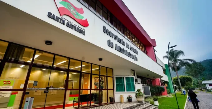Santa Catarina Conservadora: Por Que a Esquerda Patina e Bolsonaro Domina o Estado Mais à Direita do Brasil?