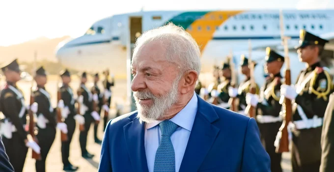Lula Embarca para a Europa com Recorde de 15 Ministros: Maior Comitiva do 3º Mandato em Busca de Fortalecer Relações Internacionais