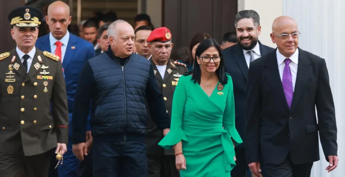 Delcy Rodríguez rebate Trump: "Nenhum agente externo governa a Venezuela", garante que destino é decidido por Deus