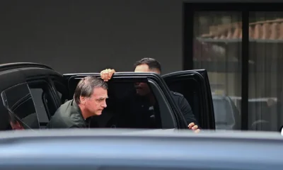 Defesa de Bolsonaro pede transferência urgente para hospital após acidente em cela; Moraes decide.