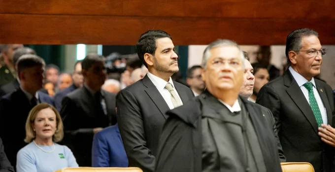 Tese de Doutorado de Jorge Messias: Impeachment de Dilma Visto como 'Golpe' Gera Polêmica sobre STF