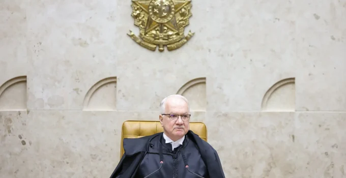 Fachin critica "inclusão indevida" de ministros do STF em relatório da CPI e defende limites constitucionais