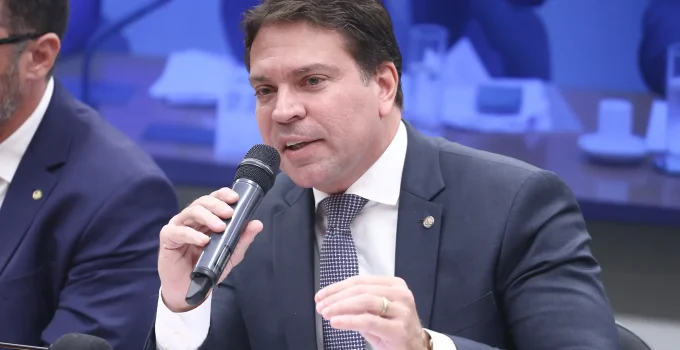 Oposição Pede Asilo nos EUA para Ramagem e Anulação de Condenação pelo STF Após Detenção na Flórida