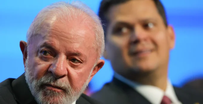 Lula celebra 8 de janeiro sem líderes do Congresso em meio a tensões e veto a projeto de lei