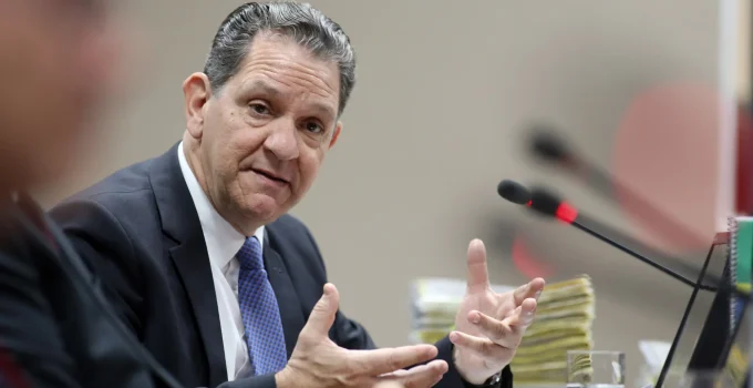 Ministro do STJ expõe pressão de advogados e alerta: 'Todo mundo vendendo voto por aí no Brasil'