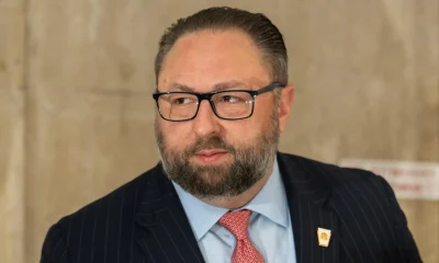 Aliado de Trump ataca Lula e Moraes por inquérito contra Flávio Bolsonaro: "Isso é normal?"