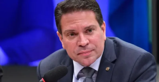EUA expulsam delegado brasileiro suspeito de manipulação do sistema de imigração para perseguir Ramagem