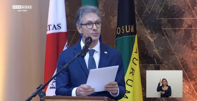 Zema questiona Gilmar Mendes: "A Justiça não deveria ser cega?" em discurso polêmico no Dia de Tiradentes