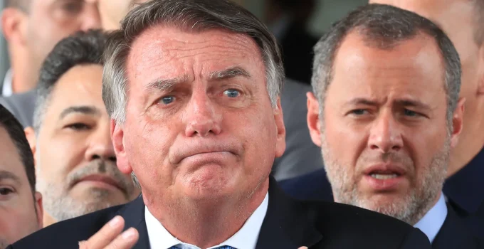 Ar-condicionado barulhento na cela de Bolsonaro: PF diz ao STF que ruído é impossível de reduzir sem grandes obras
