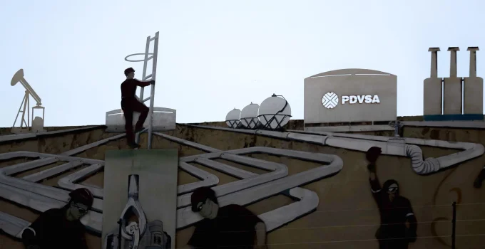 Petróleo da Venezuela para os EUA: PDVSA confirma negociações e Trump promete controle de recursos