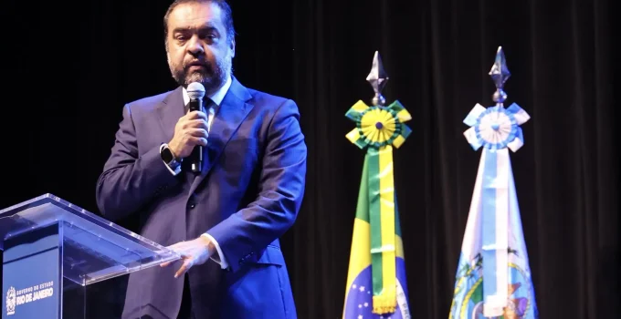 Cláudio Castro INELEGÍVEL: TSE publica acórdão, mas nega cassação de mandato; futuro do Rio em SP
