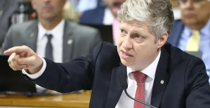 Check-in Digital Obrigatório em Hotéis Gera Polêmica: Deputados do Novo Tentam Barrar Medida do Governo Lula por Questões de Privacidade