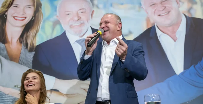 Esquerda em SC: Gelson Merísio, Ex-Apoiador de Bolsonaro, Lidera Frente Democrática em Estratégia para Conquistar Eleitor Moderado