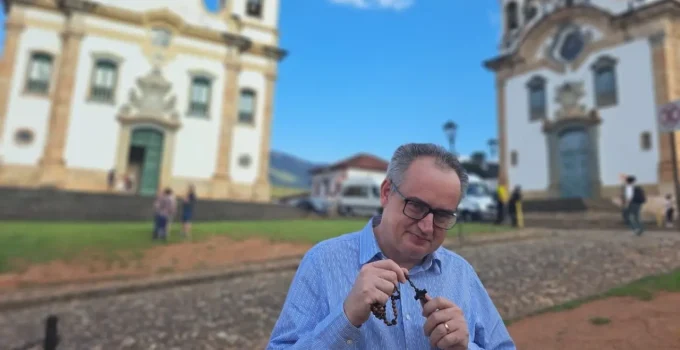 Ex-Ateu Relata Milagre de Minas: Como a Visão de Igreja Incendiada em Mariana Mudou Sua Vida