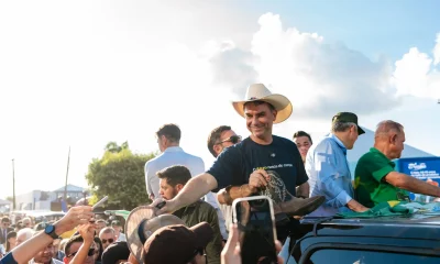 Pré-Candidatos à Presidência Miram Agrishow: Flávio Bolsonaro e Tarcísio de Freitas na Maior Feira Agrícola da América Latina, Lula Ausente