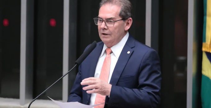 Paulinho da Força abre porta para Ciro Gomes em 2026: "Podemos repetir a chapa de 2002", diz deputado
