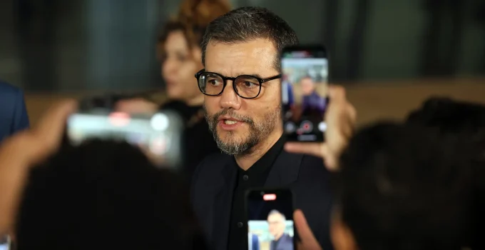 Wagner Moura Cidadão do Recife: Câmara Rejeita Título de Honra Apesar de Apoio, Entenda os Motivos e a Polêmica
