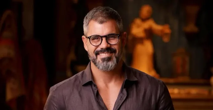 Juliano Cazarré: Ser homem forte é ajudar a esposa e cuidar dos filhos, diz ator atacado pela esquerda