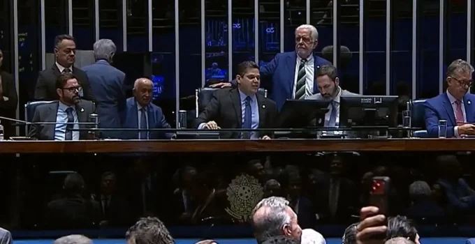 Áudio Vaza: Alcolumbre Antecipou Derrota de Jorge Messias no STF por Oito Votos Antes do Resultado Oficial
