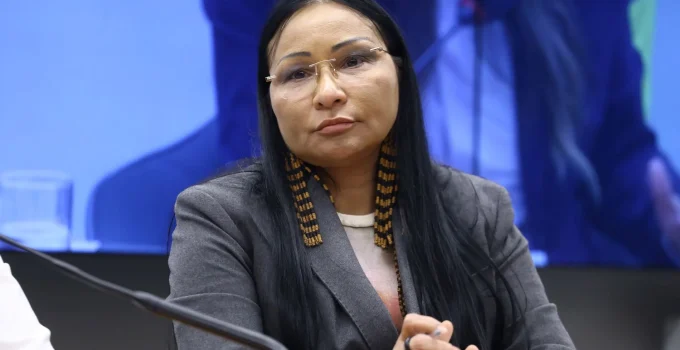 TSE Confirma Cassação de Silvia Waiãpi por Harmonização Facial Paga com Fundo Eleitoral