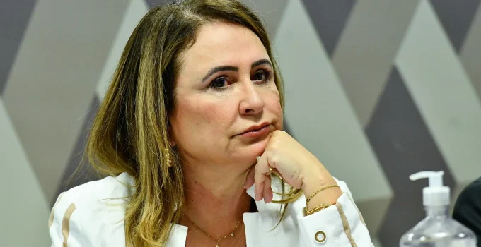Kátia Abreu se retrata após post polêmico sobre Alcolumbre envolvendo Judas e judeus após derrota de indicada por Lula ao STF