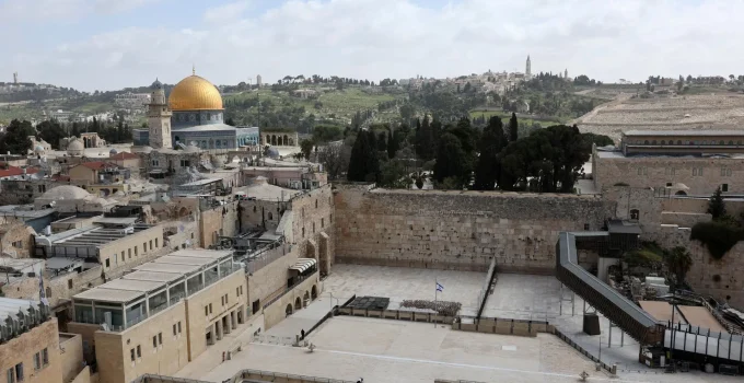 Freira Cristã Agressão Violenta em Jerusalém: Homem é Preso Após Chutes e Queda Perto do Cenáculo