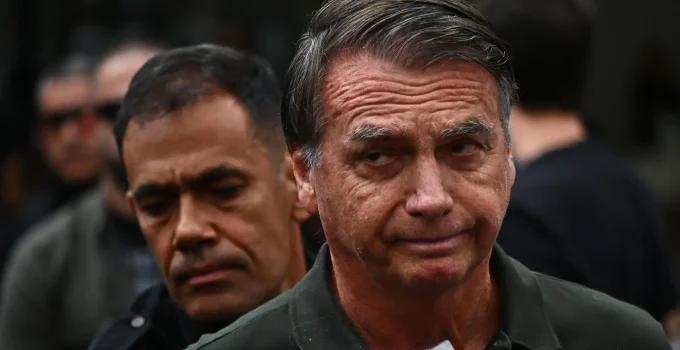 Cirurgia de Bolsonaro no Ombro Direito é Concluída com Sucesso; Hospital Divulga Boletim Médico Detalhado