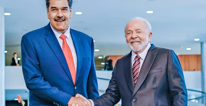 Lula pró-Maduro: Posicionamento do Brasil gera tensão com EUA e risco de isolamento diplomático na América Latina