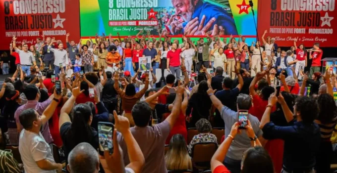 Novo Manifesto do PT: Entre o "Socialismo Democrático" e o "Oportunismo Eleitoreiro" - O Que Realmente Quer o Partido?