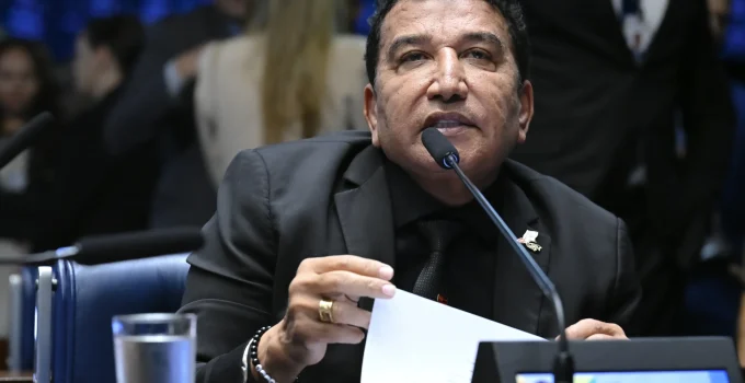 Senador Magno Malta é Acusado de Agressão por Técnica de Enfermagem; Parlamentar Nega e Fala em Erro Médico