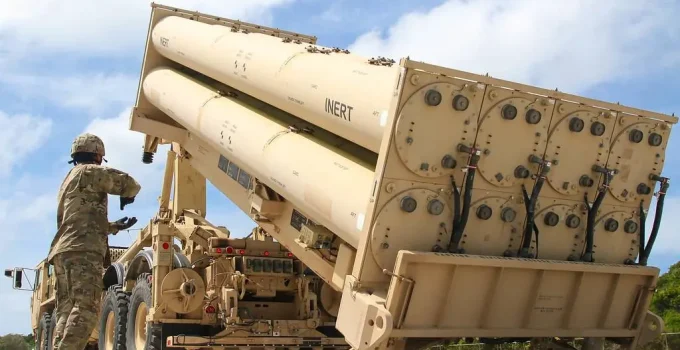 EUA Aceleram Venda de Armas em US$ 8 Bilhões para Aliados em Meio a Alertas de Emergência e Redução de Estoques