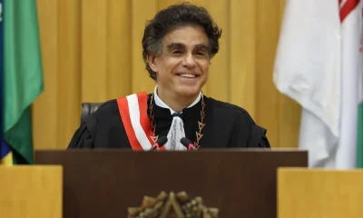 Presidente do TST se declara "vermelho" e ataca "azuis", defendendo Justiça do Trabalho contra "capitalismo selvagem"