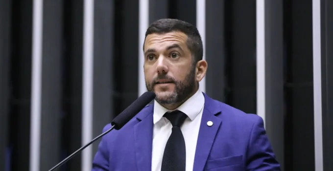 Justiça Decide: PT perde ação contra Carlos Jordy por chamar sigla de "Partido dos Traficantes"